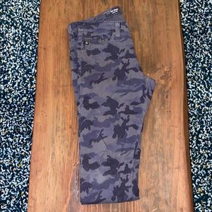 AG Jeans - Tellis. Brushed cotton camo pants